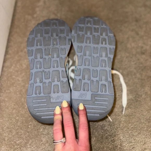 Women 57/40 New Balance Sneaker - Picture 13 of 13